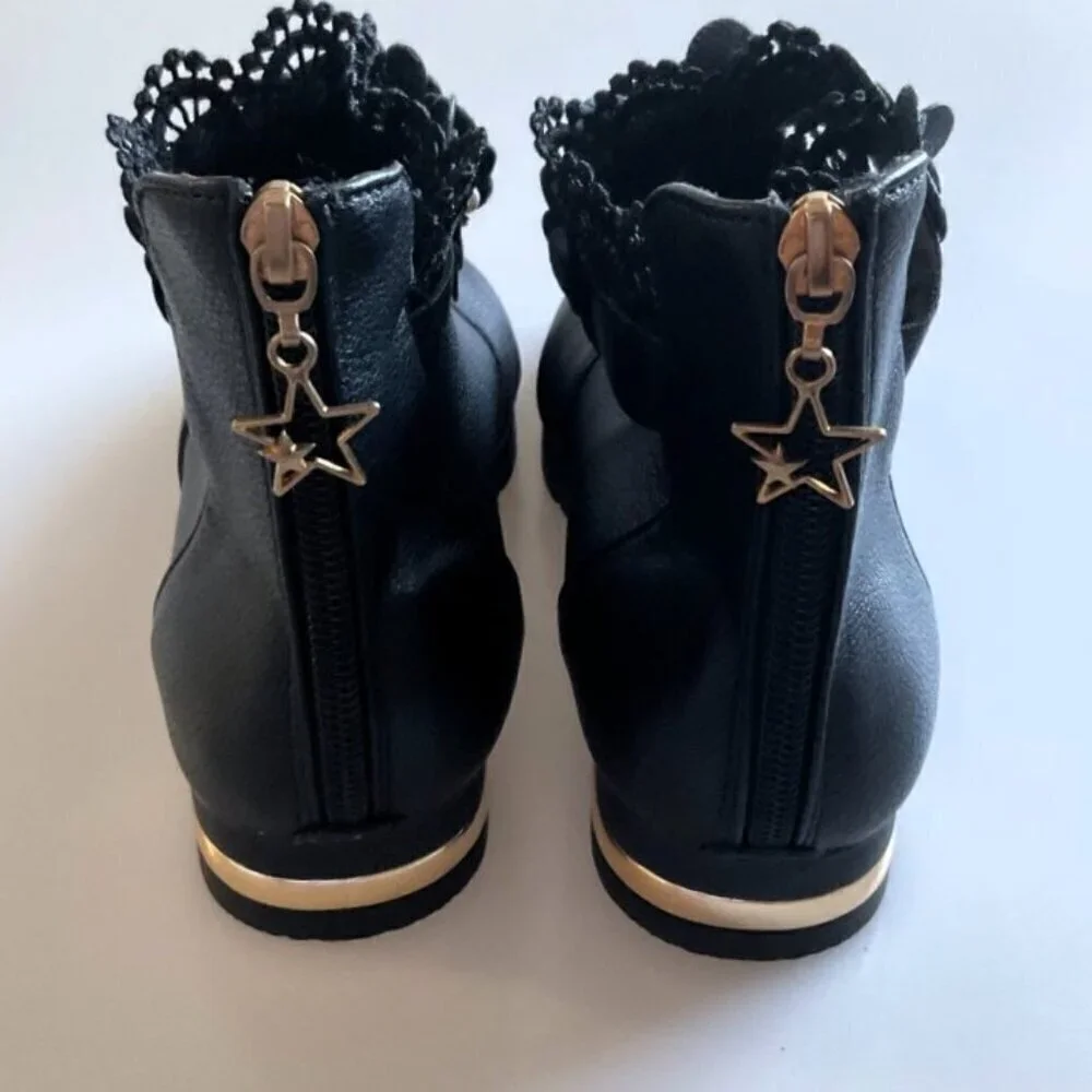 LIKE NEW ANKLE FASHION BOOT GIRLS